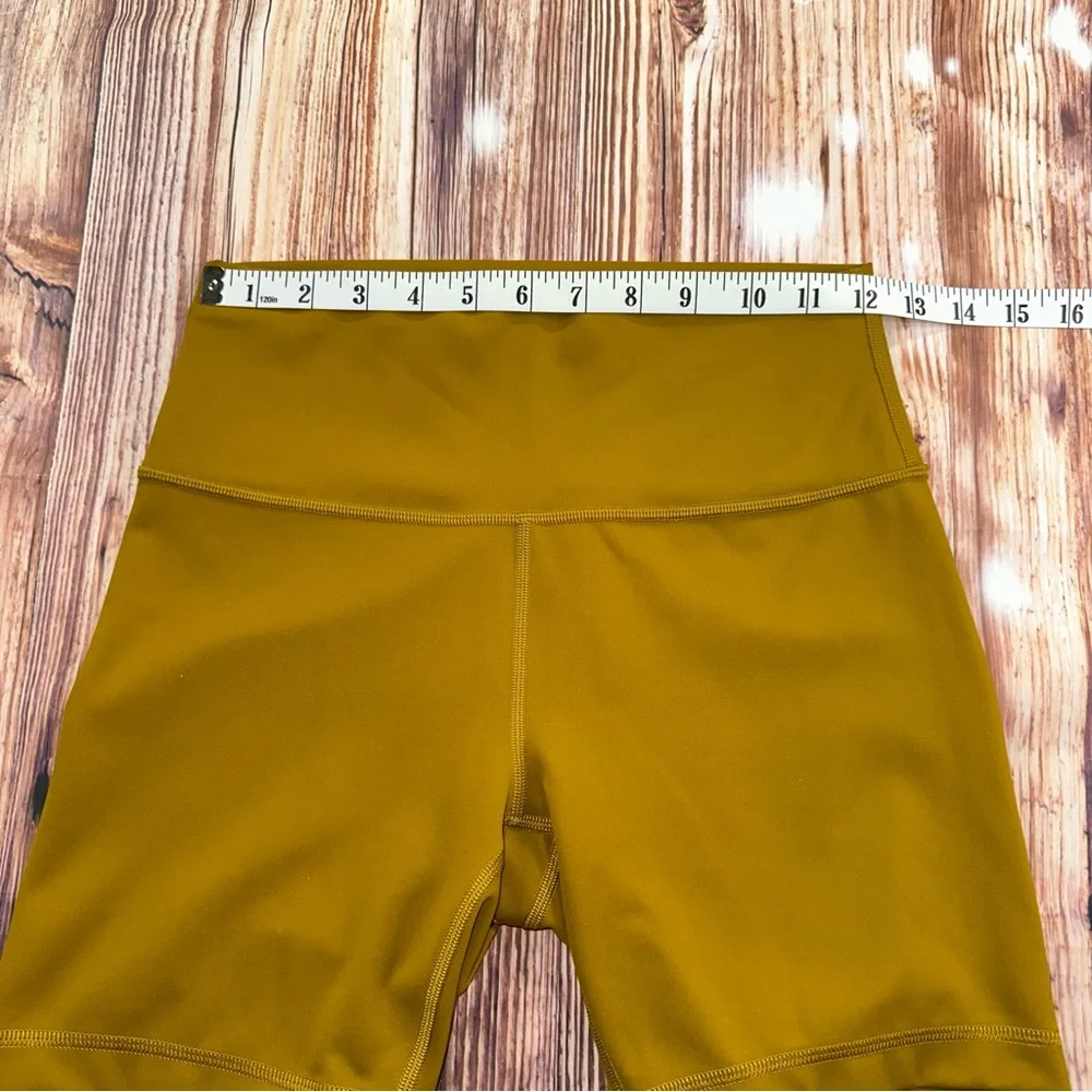 lululemon athletica Women's  Short Size 8 - Picture 8 of 11